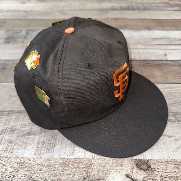 Vintage MLB San Francisco Giants SnapBack Cap Hat With 10 Team Pins Barry Bonds - Picture 1 of 5